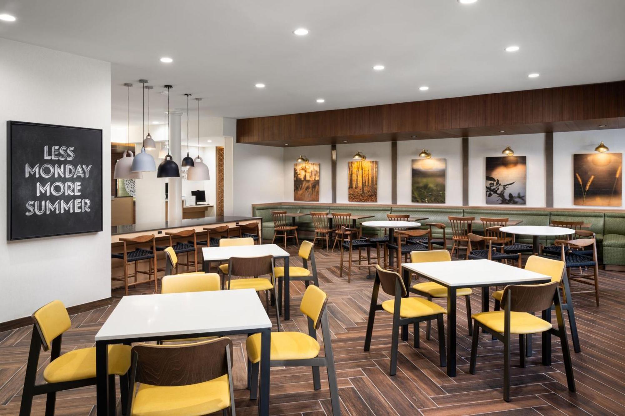 Fairfield By Marriott Inn & Suites Уейкрос Екстериор снимка