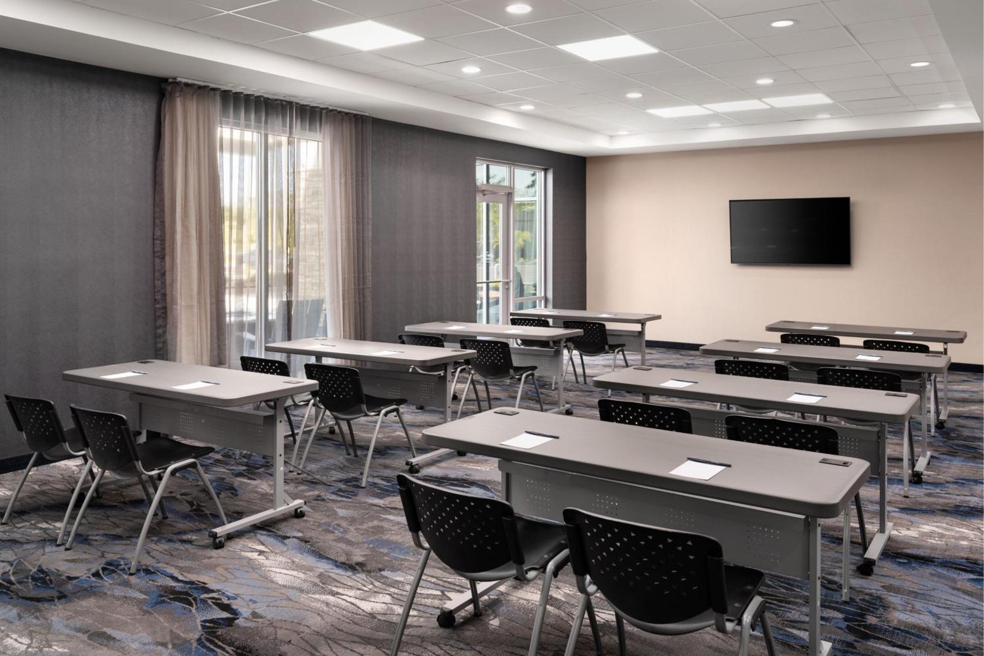 Fairfield By Marriott Inn & Suites Уейкрос Екстериор снимка