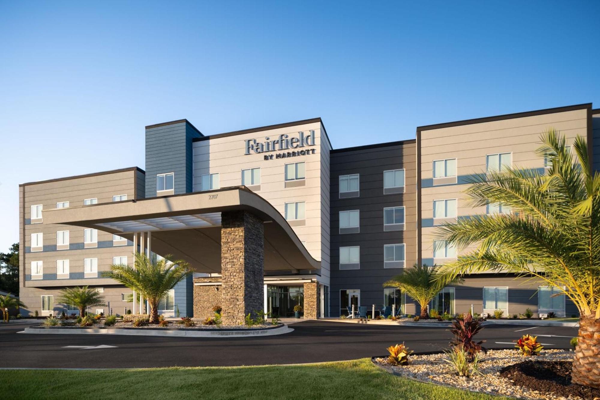 Fairfield By Marriott Inn & Suites Уейкрос Екстериор снимка